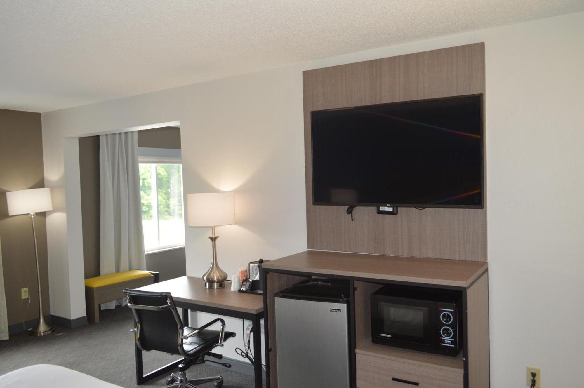 Comfort Inn & Suites Harrisburg-Hershey North Zewnętrze zdjęcie