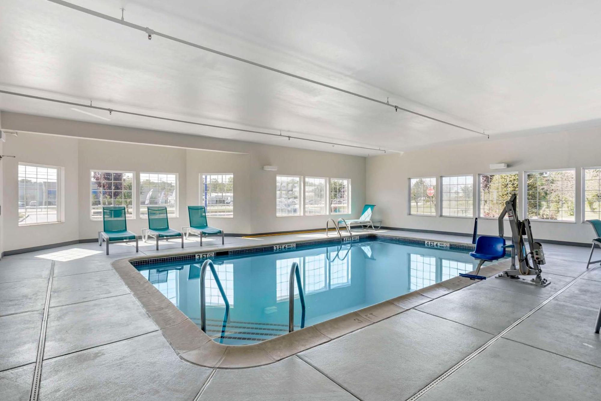 Comfort Inn & Suites Harrisburg-Hershey North Zewnętrze zdjęcie