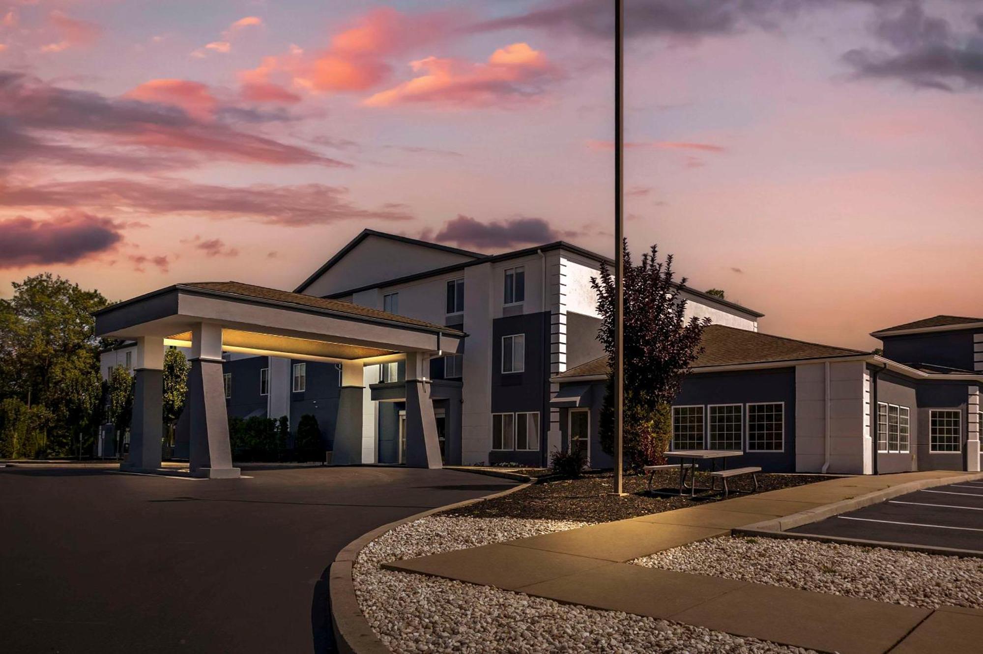 Comfort Inn & Suites Harrisburg-Hershey North Zewnętrze zdjęcie